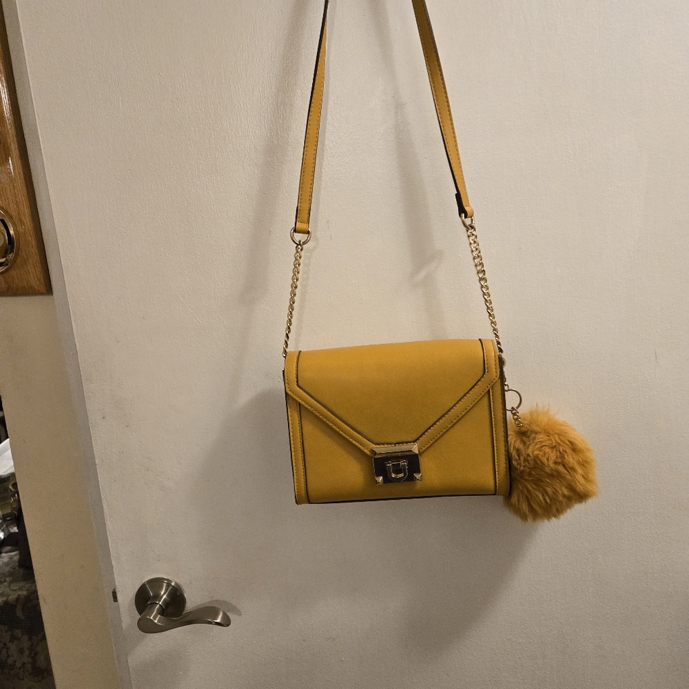 Aldo Yellow Leather Shoulder Crossbody Handbag with Chain Strap